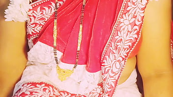 Saree-clad Indian Aunty With Massive Tits Pleasures Herself While Moaning Filthy Telugu Words