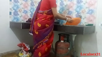 Desi Bengali Bhabi Gets Ravaged In Kitchen While Wearing Red Saree