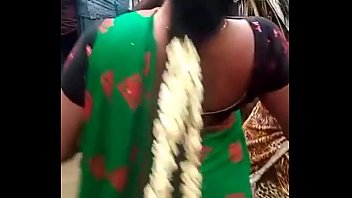 Roadside Rendezvous: A Hot Andhra Beauty’s Wild Ride