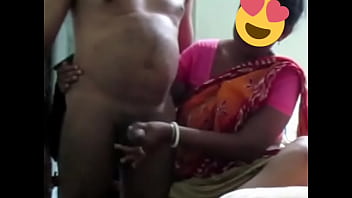 Sweaty Desi Aunty Works Her Skilled Hands To Make You Explode