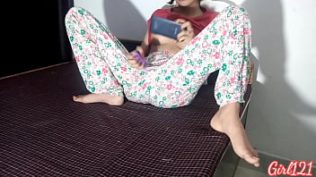 Caught In The Act: Desi Beauty Pleasuring Herself