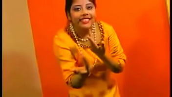 Desi Indian Wife Rupali Bhabhi’s Naked Teasing Seduction