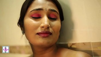 Sizzling Desi Babe’s Steamy Bathroom Fuck Tape Leaked