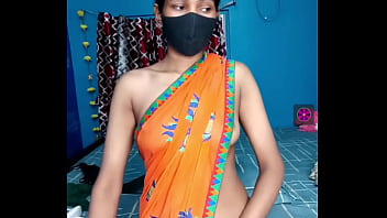 Desi Babe’s Raw And Explicit Live Sex Show