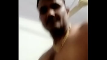 Curvy Indian Auntie