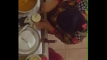 Auntie’s Desi Tits Popping Out