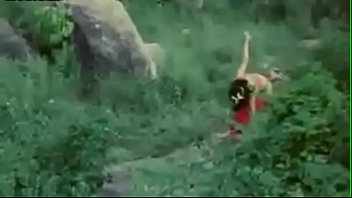 Naughty Desi Bhabhi’s Seductive Moves