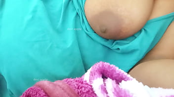Hot Indian Bhabhi’s Juicy Tits