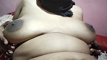 My Debut Video – A Seductive Indian Beauty