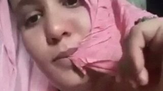 Plump Indian Village Aunty Groping Her Heavy Tits