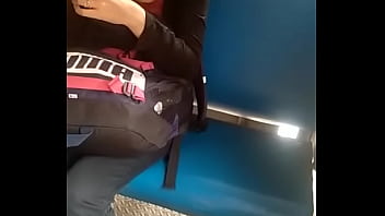 Desi Girl’s Hard Nipples Peek Through Sari On Crowded Train