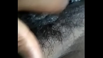 Desi Housewife’s Sizzling Curves