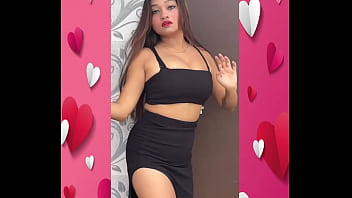 Desi Babe’s Seductive Dance With Her Tits Out