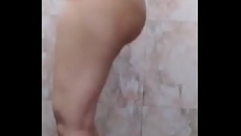 Fingering A Hot Girl’s Wet Pussy In The Bathroom