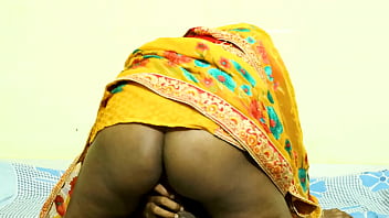 Desi Bhabhi’s Juicy Backside