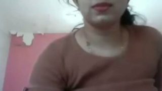 Horny Desi Slut From Mumbai Gets Naked For You