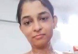 Mumbai Babe’s Steamy Shower Footage