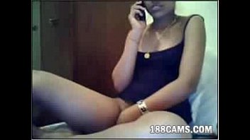 Desi Cam Girl Fingering Herself Live On Phone