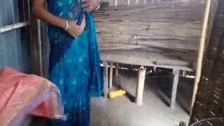 Desi Housewife Gets Nasty With The Neighbor Next Door