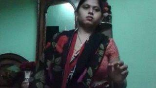 Hot Indian Housewife’s Nude Selfie