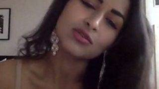 Indian Expat Webcam Babe Maya Rati’s Naked Striptease Clip
