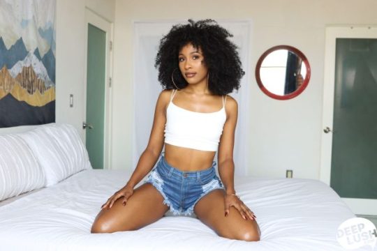 Olivia Jayy’s Debut: Plunging Into Deep, Lush Pleasure