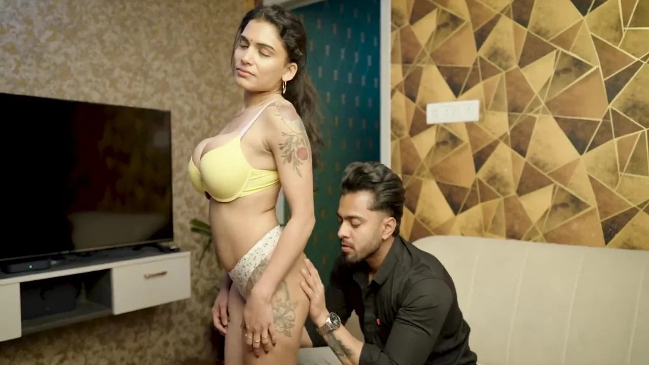 Resmi Nair’s Steamy 2025 Uncut Hindi Xxx Scene: She’s Dripping Wet Just For You