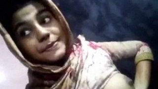 Bare-breasted Bangladeshi College Babe’s Steamy Selfie