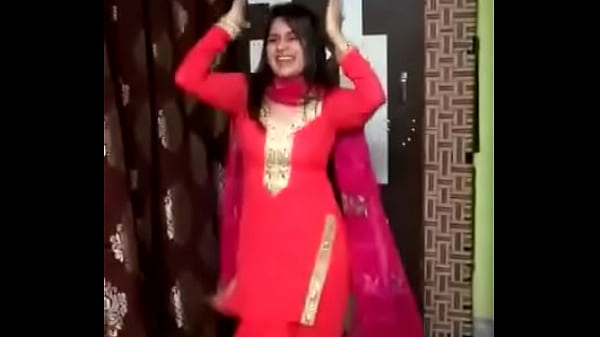 Sizzling Desi Dancer’s Steamy Mujra Rehearsal