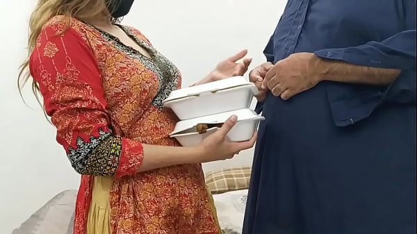 Desi Housewife Gets Fucked By Hungry Delivery Guy