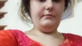 Mature Pakistani Woman Revealing Her Full Nude Body