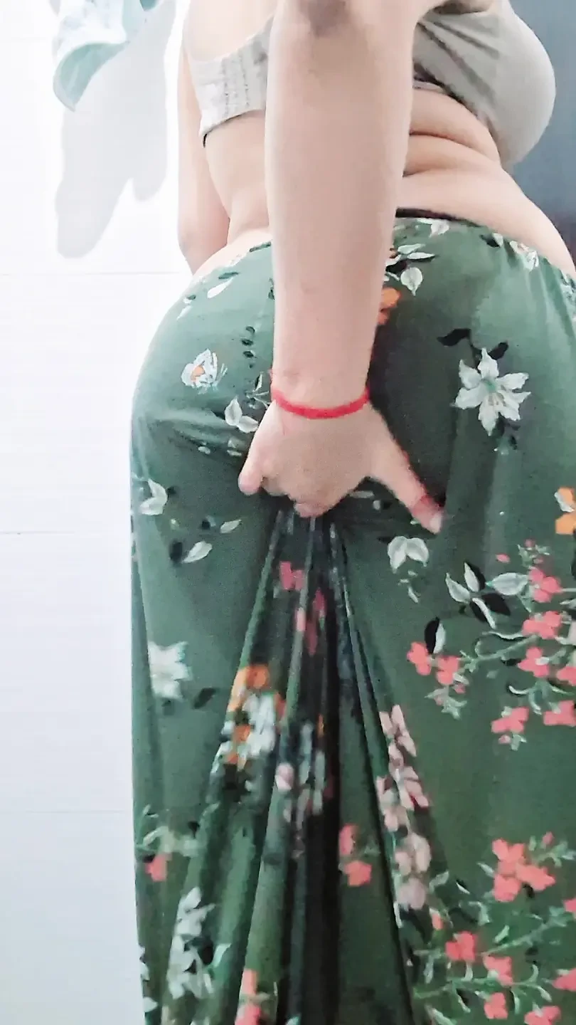 First Time Young Indian Girl Live On Firlty Bathroom