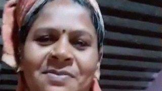 Horny Bhabhi Strips Naked And Films A Sexy Selfie Video Just For Her Lover.