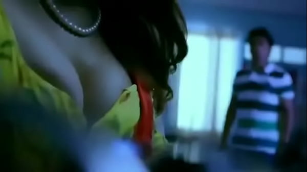 Desi Bhabhi Ka Chhupa Hua Ishq, Jab Badan Ki Bhookh Jagti Hai.