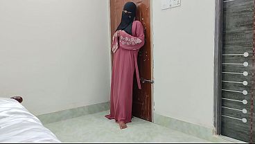 Shy Indian Hijabi Girlfriend Gets Pounded Hard For The First Time, Moaning Like A Dirty Slut